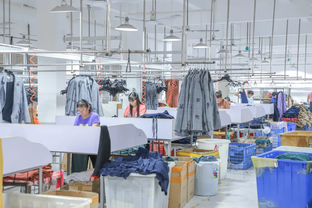 custom dress factory, women's clothing quality check (2)