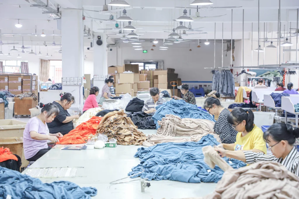 custom dress factory, women's clothing quality check (5)