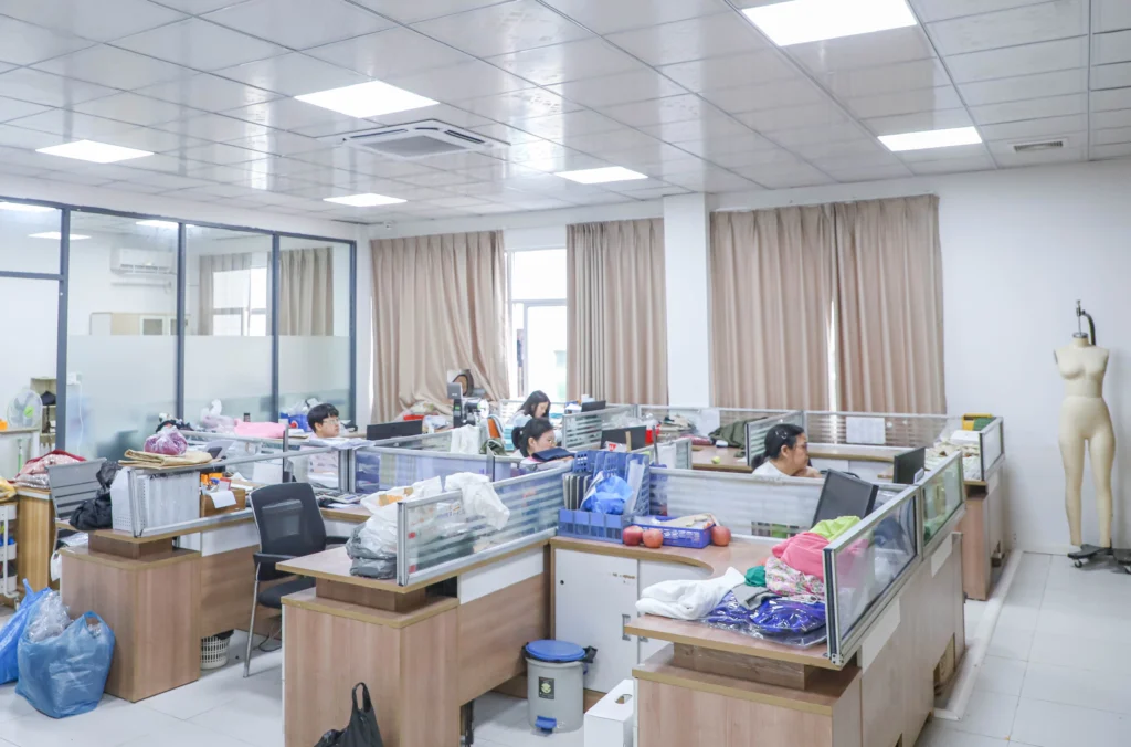 custom dress factory women's clothing business team (1)