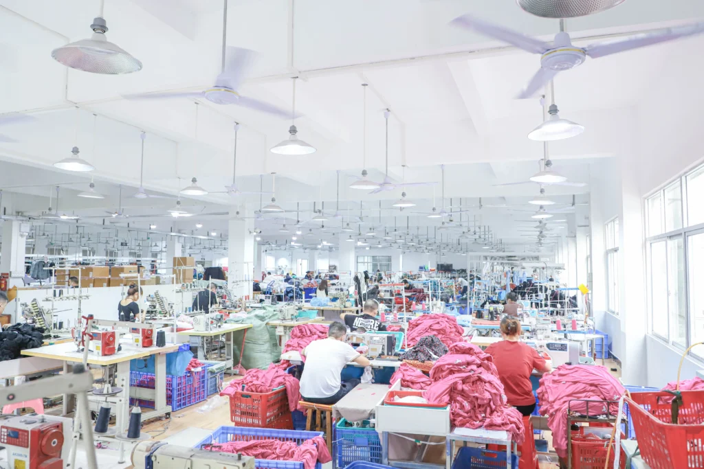 custom dress factory women's clothing sewing workshop (4)