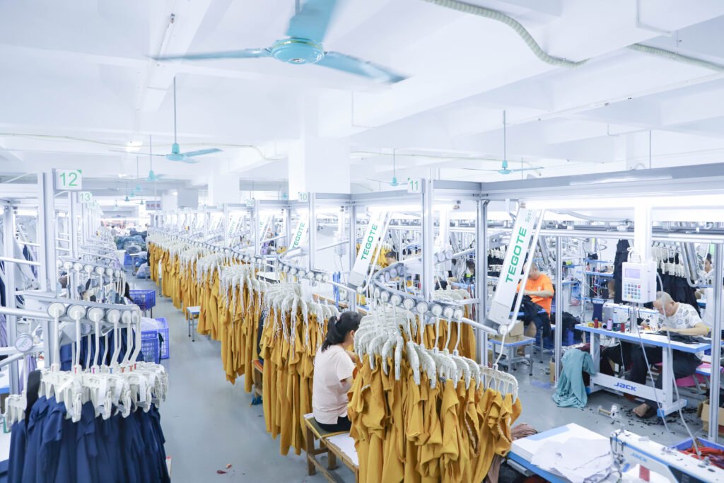 custom made women's dress factory hanging assembly line (5)